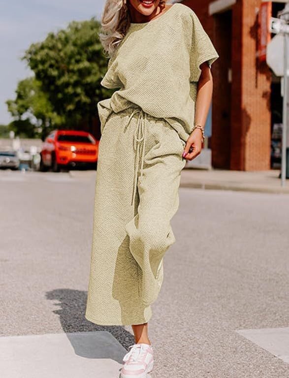 Women's Short-sleeved Trousers Two-piece Set - Image 5
