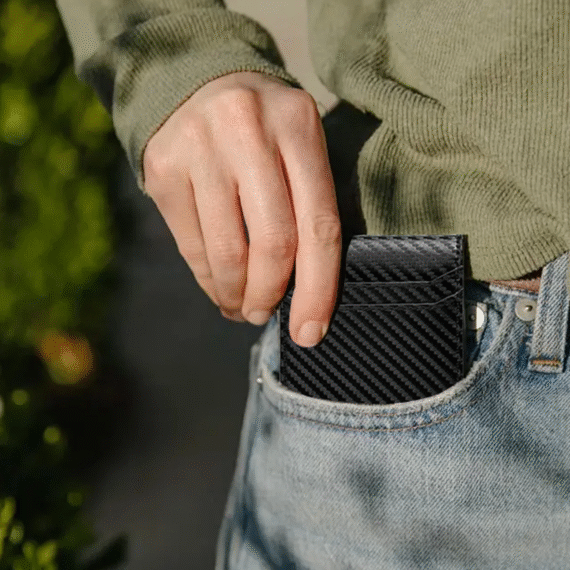 Slim Leather Wallet for Men with Airtag Holder RFID Blocking - Image 7