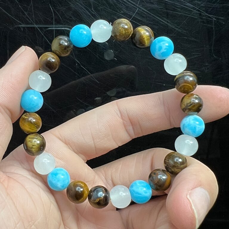 Versatile Tiger Eye Stone Men's Beaded Bracelet - Image 3