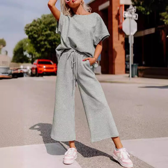 Women's Short-sleeved Trousers Two-piece Set - Image 3