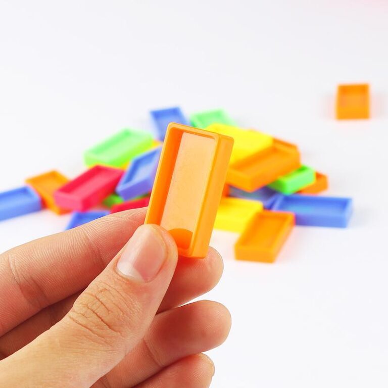 Domino Train Adventure Playset - Image 5